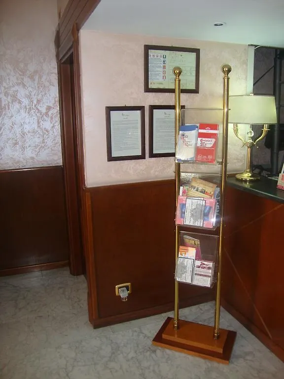 Hotel Primus Roma  Rome